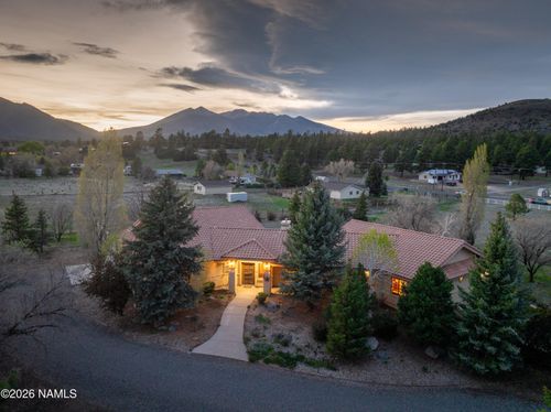 8950 Koch Field Rd, Flagstaff, AZ, 86004-3277 | Card Image