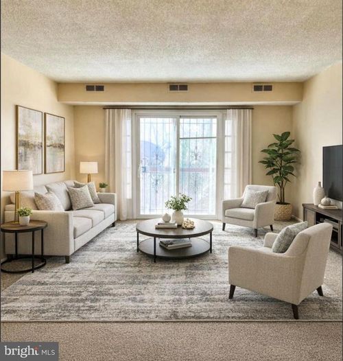 apt-103-3811 Swann Rd, SUITLAND, MD, 20746-2243 | Card Image