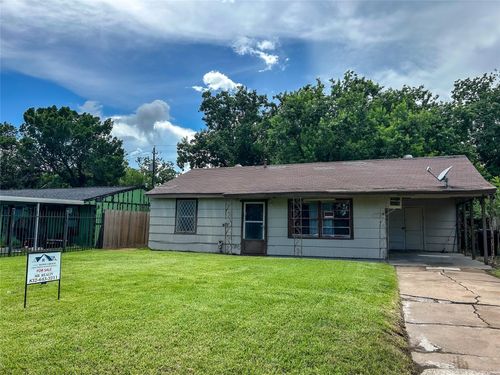 7810 Darnay Dr, Houston, TX, 77033-3535 | Card Image