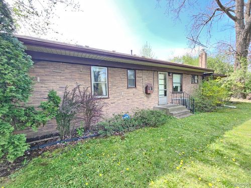 43770 North Ave, Clinton Township, MI, 48036-1160 | Card Image
