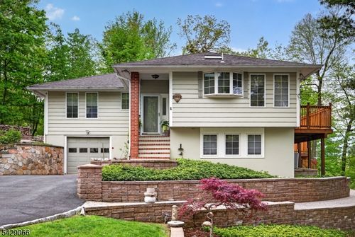 16 Columbus Rd, Sparta, NJ, 07871-2203 | Card Image