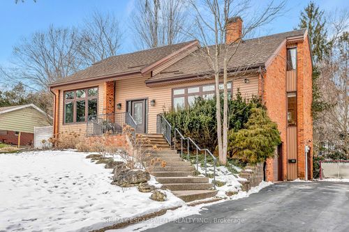 101 Hillcrest Ave, Dundas, ON, L9H4X4 | Card Image