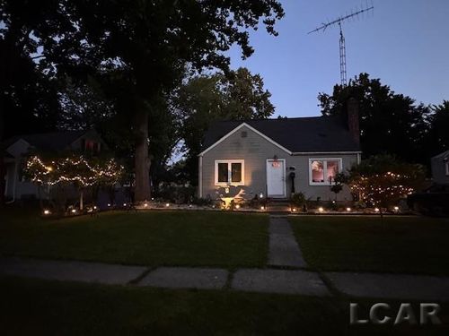 404 Outer Dr, Tecumseh, MI, 49286-1445 | Card Image