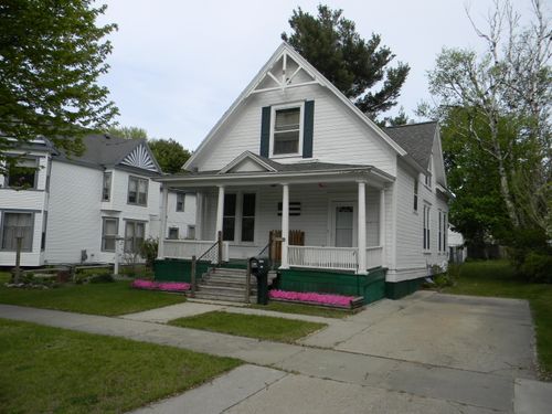 306 N Rowe St, Ludington, MI, 49431-1735 | Card Image