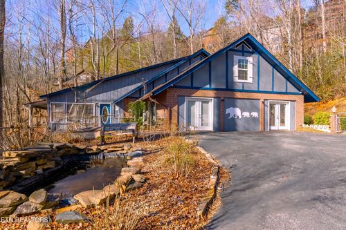 751 Ridge Rd, GATLINBURG, TN, 37738-5304 | Card Image