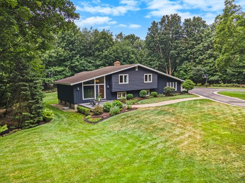 2274 Perry St, Holland, MI, 49424-2312 | Card Image