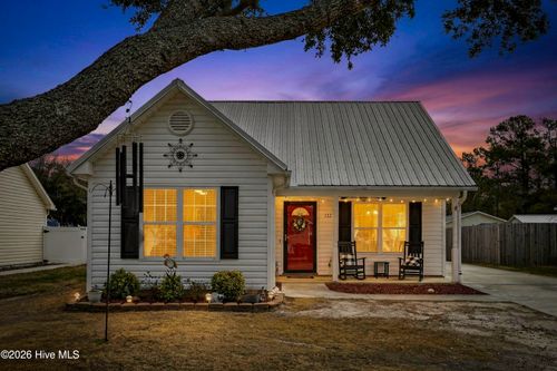 132 Ne 16th St, Oak Island, NC, 28465-6421 | Card Image