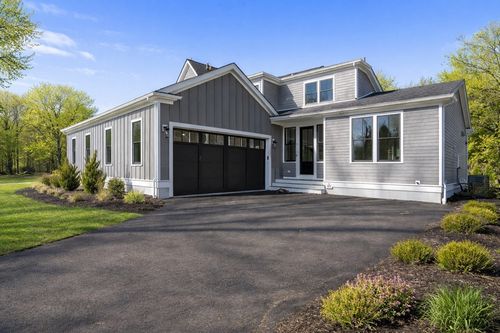 26-26 Country Farm Rd, Framingham, MA, 01701-4293 | Card Image