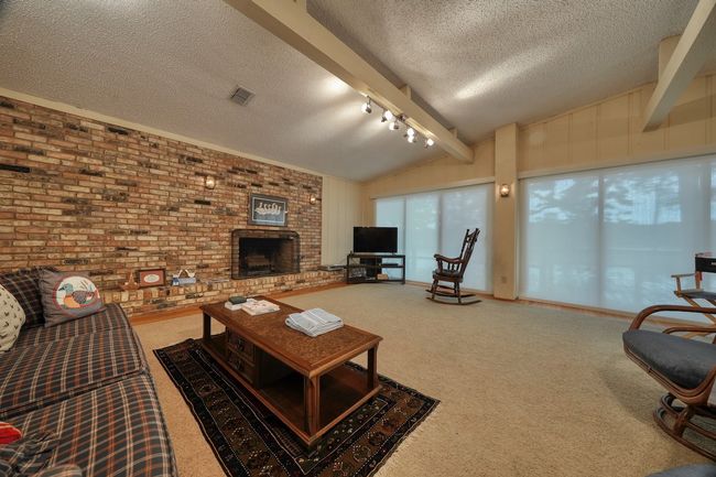 318 Hideaway Lane Central, House other with 3 bedrooms, 3 bathrooms and null parking in Hideaway TX | Image 12