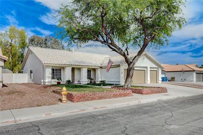 7504 Powder River Court, House other with 3 bedrooms, 2 bathrooms and null parking in Las Vegas NV | Image 3