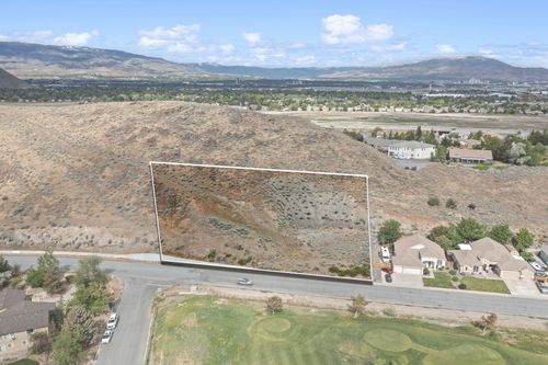 4841 W Hidden Valley Dr, Reno, NV, 89502-8767 | Card Image