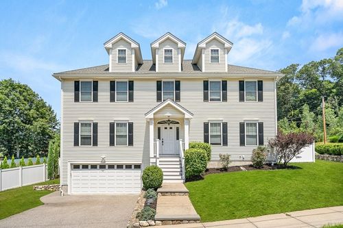 189 Collincote St, Stoneham, MA, 02180-4124 | Card Image