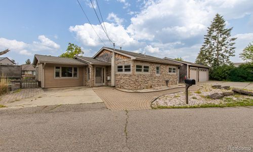 9634 Bonnie Briar St, White Lake, MI, 48386-1508 | Card Image