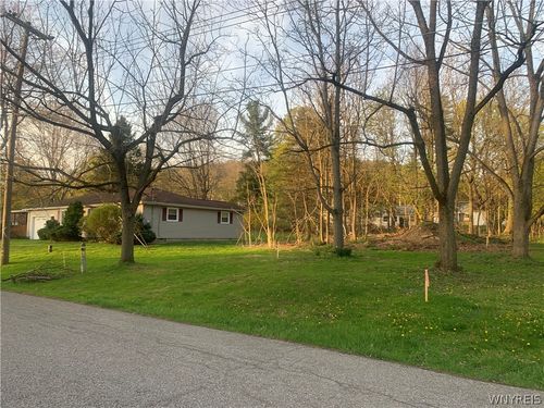 6560.5 Sherwood Ln, Boston, NY, 14025 | Card Image
