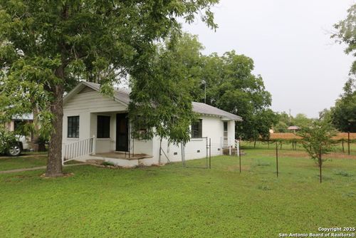 705 Florence St, Castroville, TX, 78009-4031 | Card Image