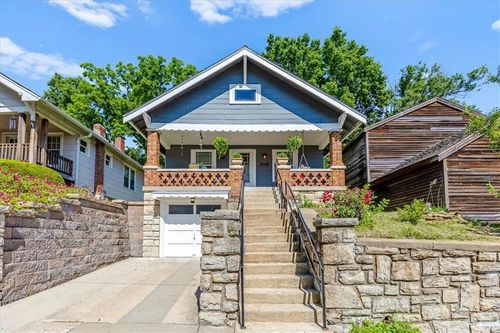 4745 Terrace St, Kansas City, MO, 64112-1129 | Card Image
