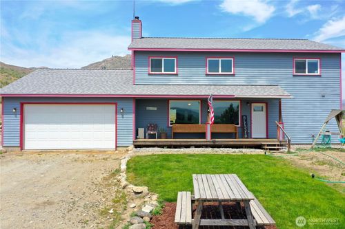 1073 Old Highway 97, Brewster, WA, 98812-9682 | Card Image