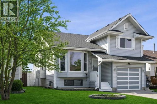 107 Cedargrove Way Sw, Calgary, AB, T2W4V1 | Card Image