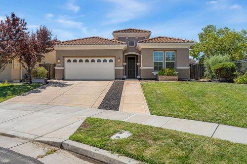 2670 Neal Way, Woodland, CA, 95776 | Card Image
