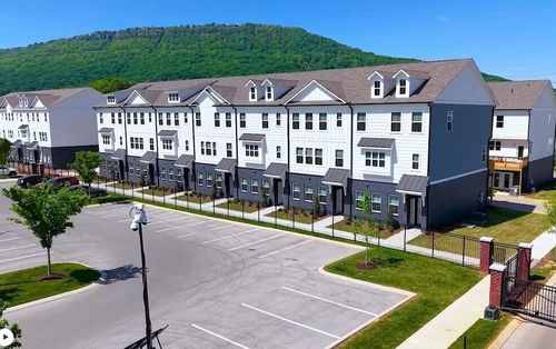 23-3218 Aberdeen Row, Chattanooga, TN, 37410 | Card Image