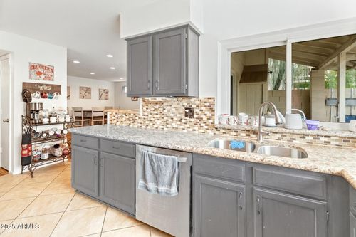 4652 E Piedmont Rd, Phoenix, AZ, 85044-5555 | Card Image