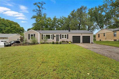 6614 Willow Ave, Raytown, MO, 64133-5216 | Card Image