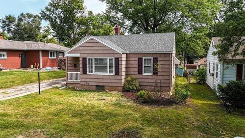 2005 S Hedges Ave, Independence, MO, 64052-2035 | Card Image