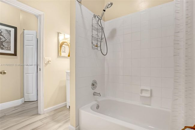 APT-13 - 6121 Se Landing Way, Condo with 3 bedrooms, 2 bathrooms and null parking in Stuart FL | Image 37