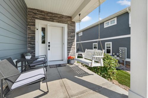 4615 Bellflower Dr, Deforest, WI, 53532-8700 | Card Image