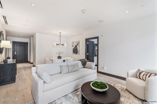 C - 141 E Meadow Dr, Condo with 2 bedrooms, 3 bathrooms and 1 parking in Vail CO | Image 10