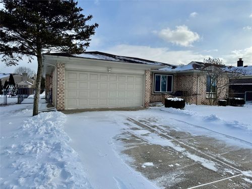 13770 White Cap Dr, Sterling Heights, MI, 48313-2868 | Card Image