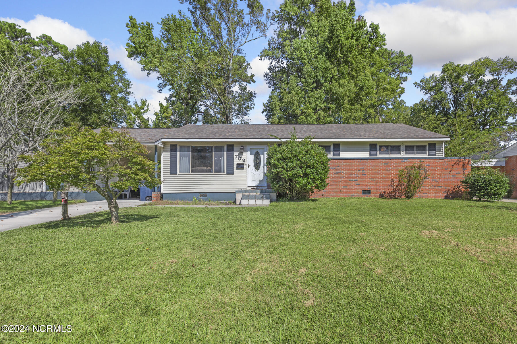 Maple St, Jacksonville, NC 28540