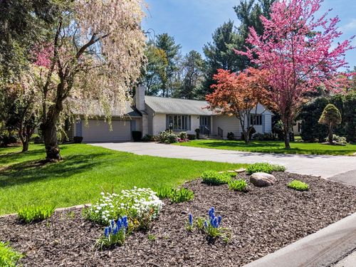 69 Cherry Ln, Longmeadow, MA, 01106-1607 | Card Image