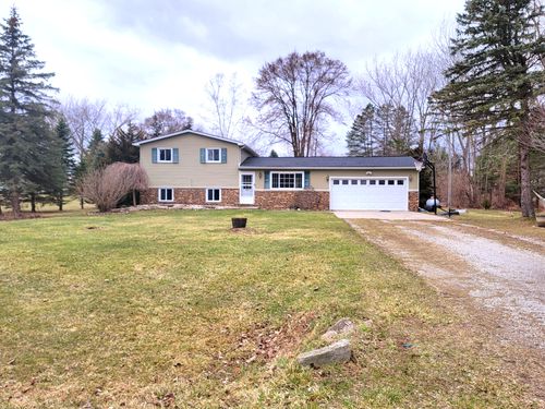 2168 Wagner Dr, Caro, MI, 48723-9618 | Card Image