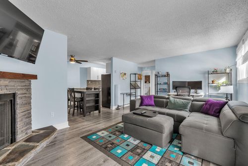 4-930 Royal Ave Sw, Calgary, AB, T2T0L5 | Card Image