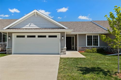 5841 Se 22nd Ct, Des Moines, IA, 50320-4713 | Card Image