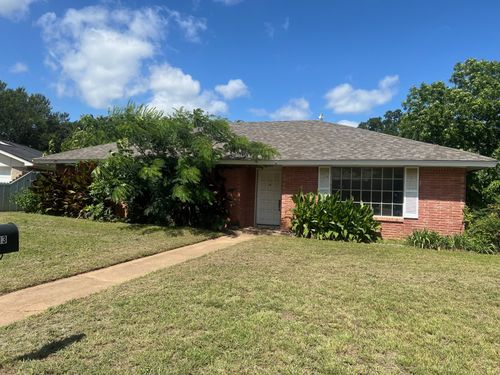 2913 Se 6th St, Mineral Wells, TX, 76067-5723 | Card Image