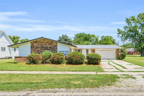 403 S Chicago St, Sidell, IL, 61876-4203 | Card Image