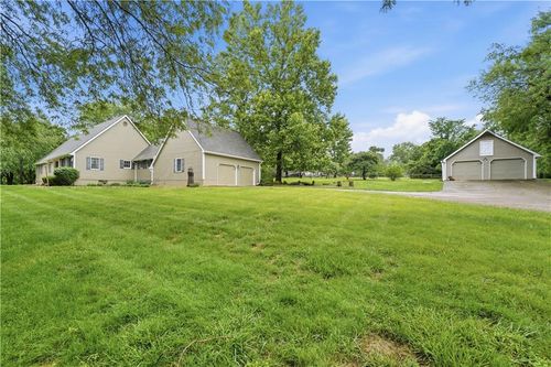 25409 Timberlake Trl, Greenwood, MO, 64034-8921 | Card Image