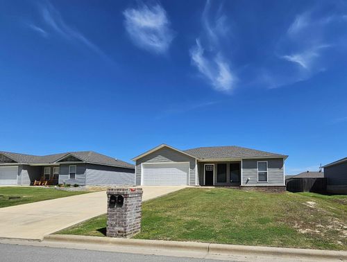 209 Formon Dr, Paragould, AR, 72450-9242 | Card Image