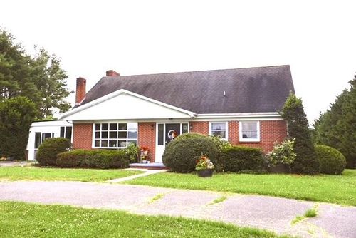659 Comers Rock Rd, Elk Creek, VA, 24326-2186 | Card Image