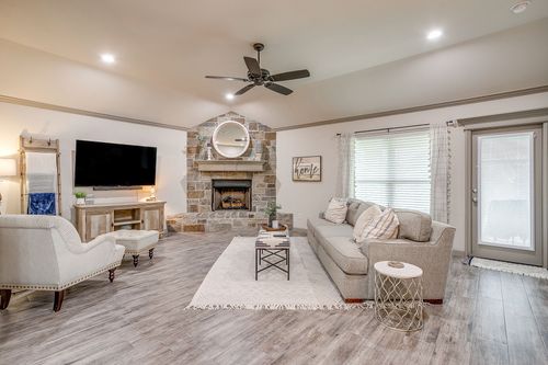 3332 White Horse Dr, Granbury, TX, 76049-7250 | Card Image