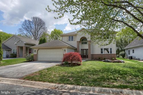 711 Brookside Ln, LEBANON, PA, 17042-9476 | Card Image