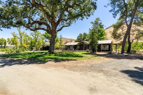 5750 El Pharo Dr, Paso Robles, CA, 93446-9465 | Card Image