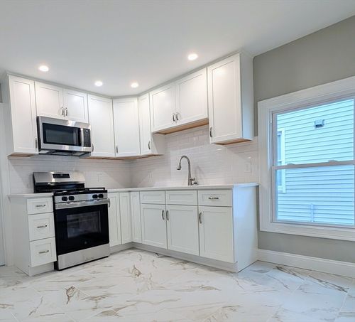 2-121 Whitman St, New Bedford, MA, 02745 | Card Image