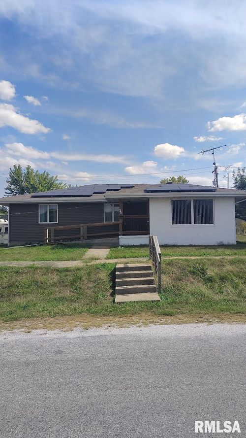 235 N Smith St, Prairie City, IL, 61470-5078 | Card Image