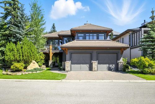 16 Spring Valley Lane Sw, Calgary, AB, T3H4V2 | Card Image