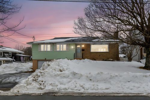 24 Christopher Ave, Dartmouth, NS, B2W3G3 | Card Image