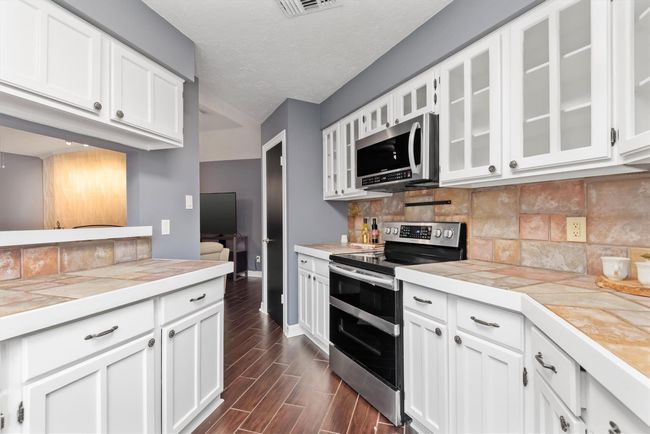 6510 Barrygate Dr, House other with 4 bedrooms, 2 bathrooms and 2 parking in Spring TX | Image 9