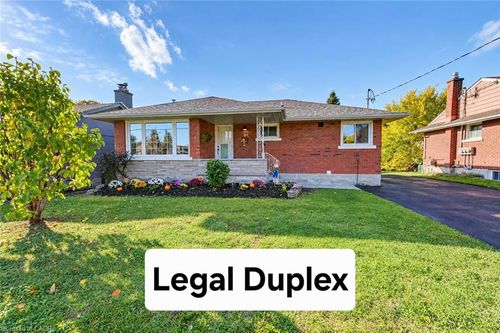 46 Traynor Ave, Kitchener, ON, N2C1V9 | Card Image